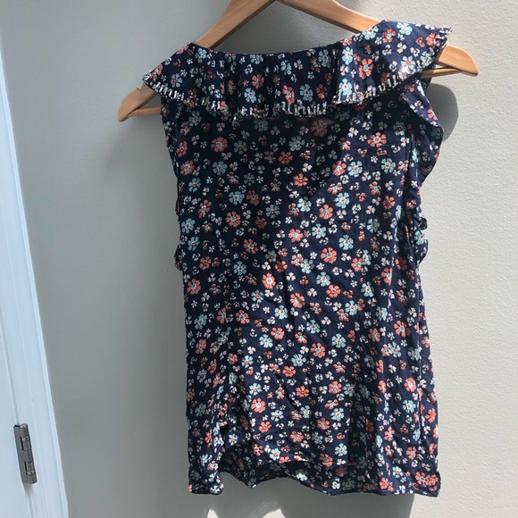 Floral Ruffle Top - Picture 4 of 8